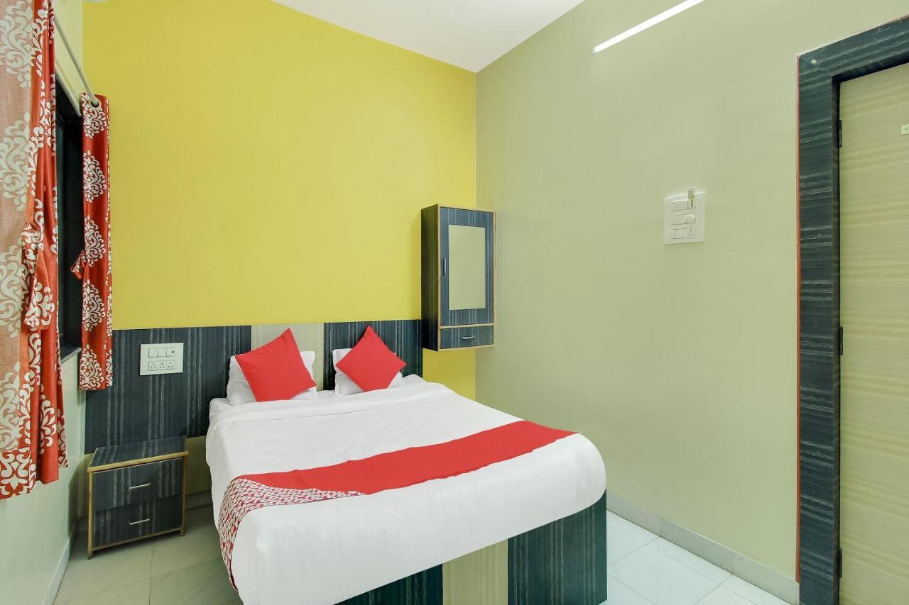 Oyo Flagship 48365 Hotel Shiva'S Castle Chalisgaon Eksteriør bilde