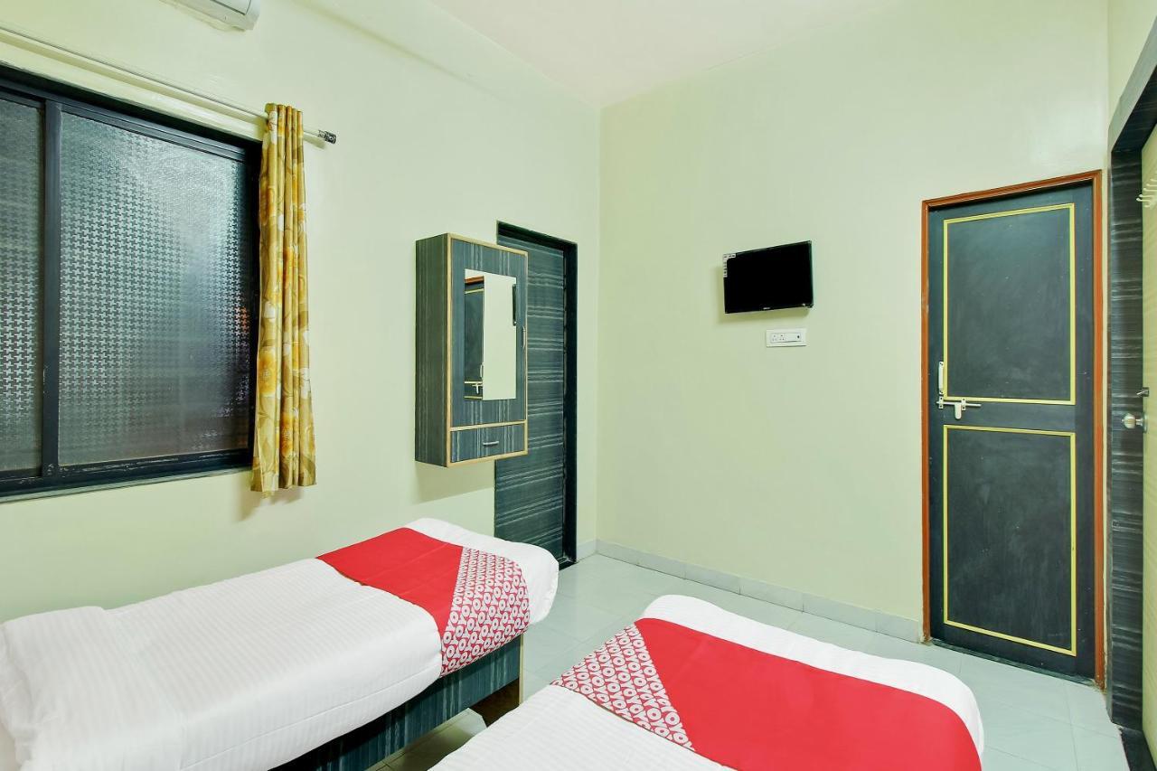 Oyo Flagship 48365 Hotel Shiva'S Castle Chalisgaon Rom bilde