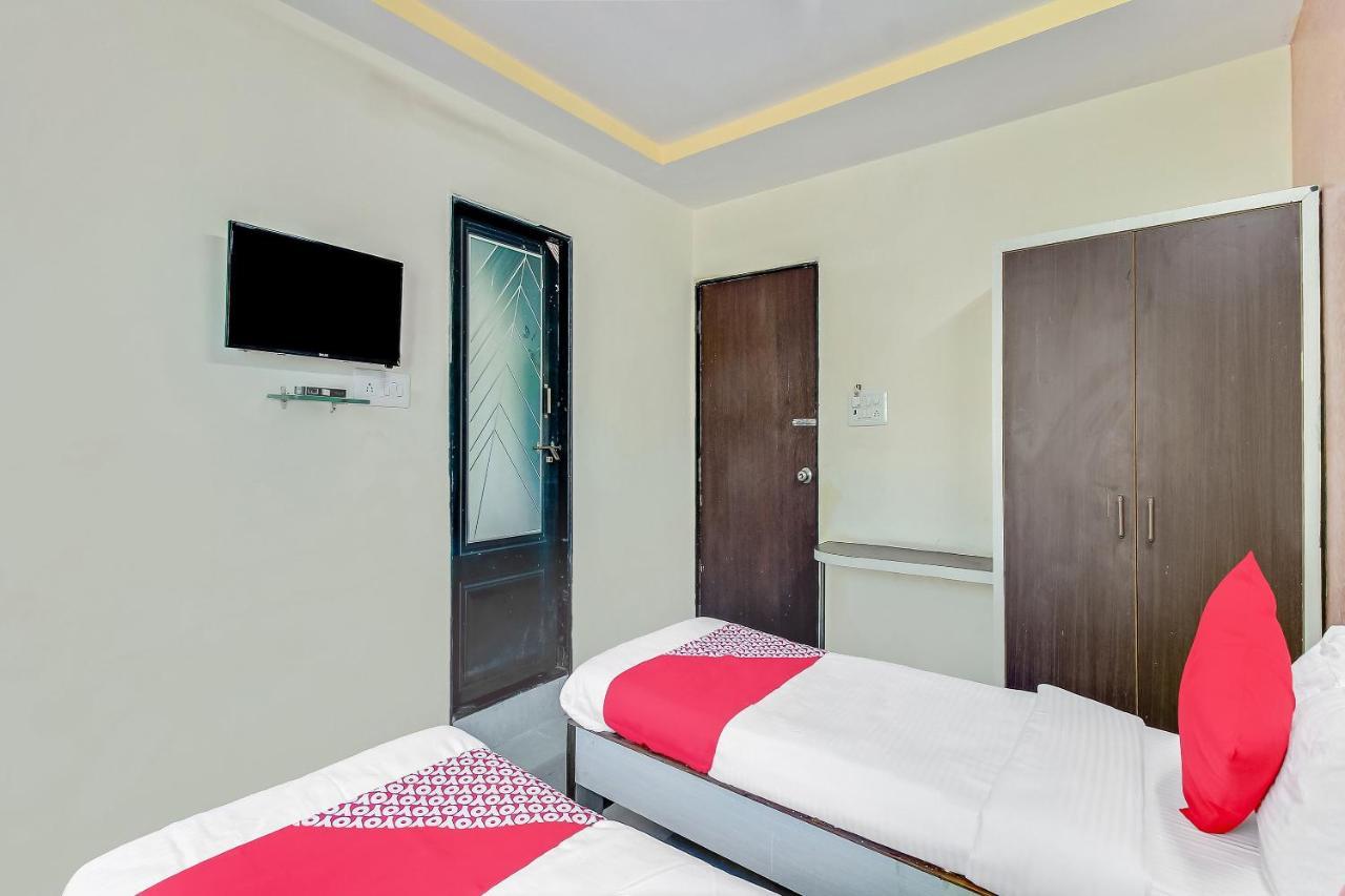 Oyo Flagship 48365 Hotel Shiva'S Castle Chalisgaon Eksteriør bilde