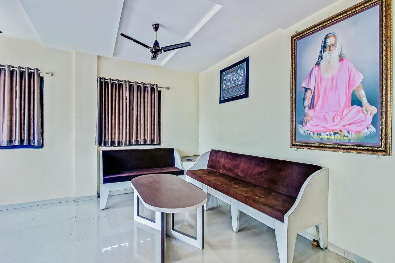 Oyo Flagship 48365 Hotel Shiva'S Castle Chalisgaon Eksteriør bilde